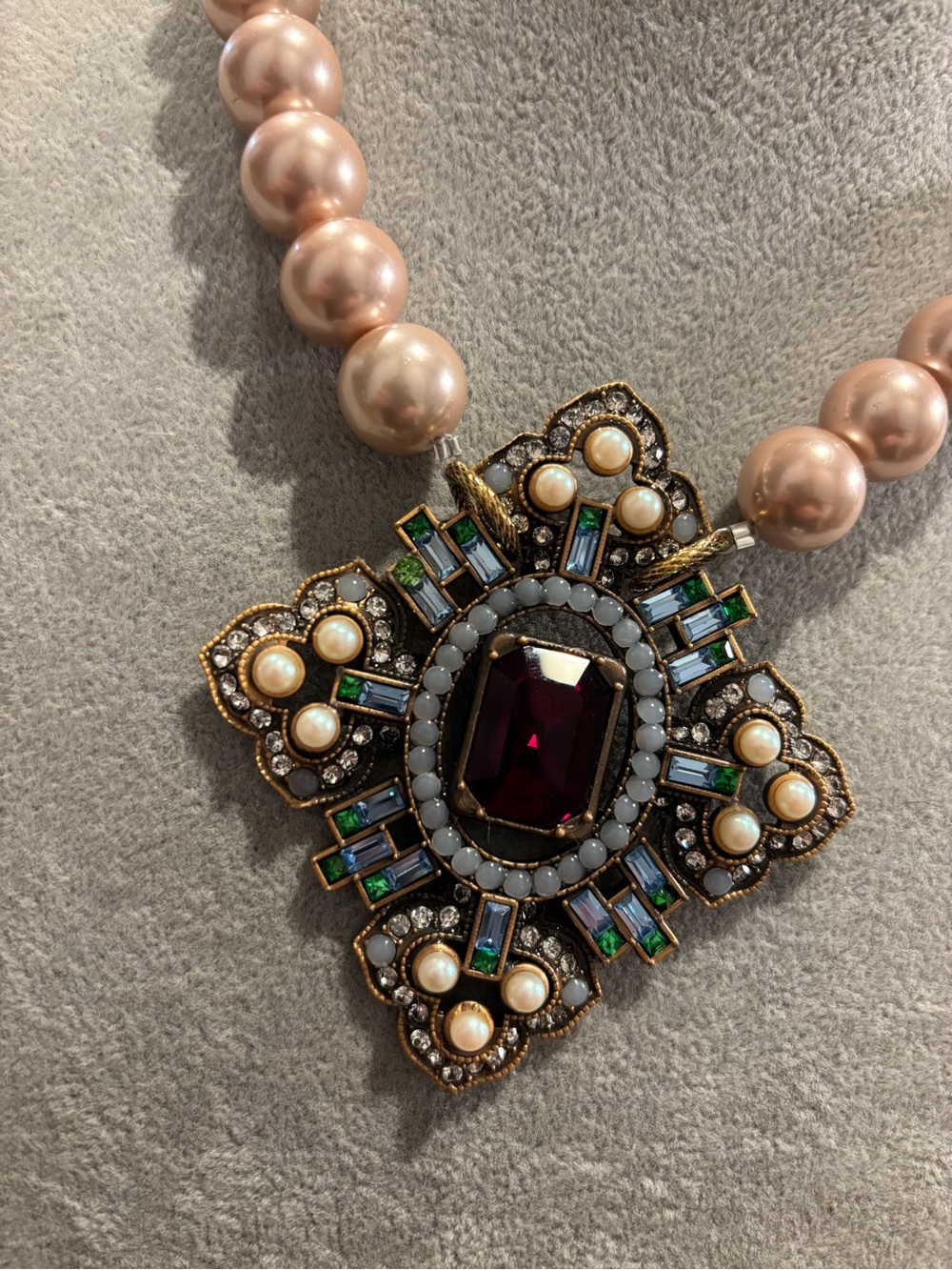 Creamy Pearl Necklace with Ornate vintage Jeweled Cross Pendant - Picture 3 of 3
